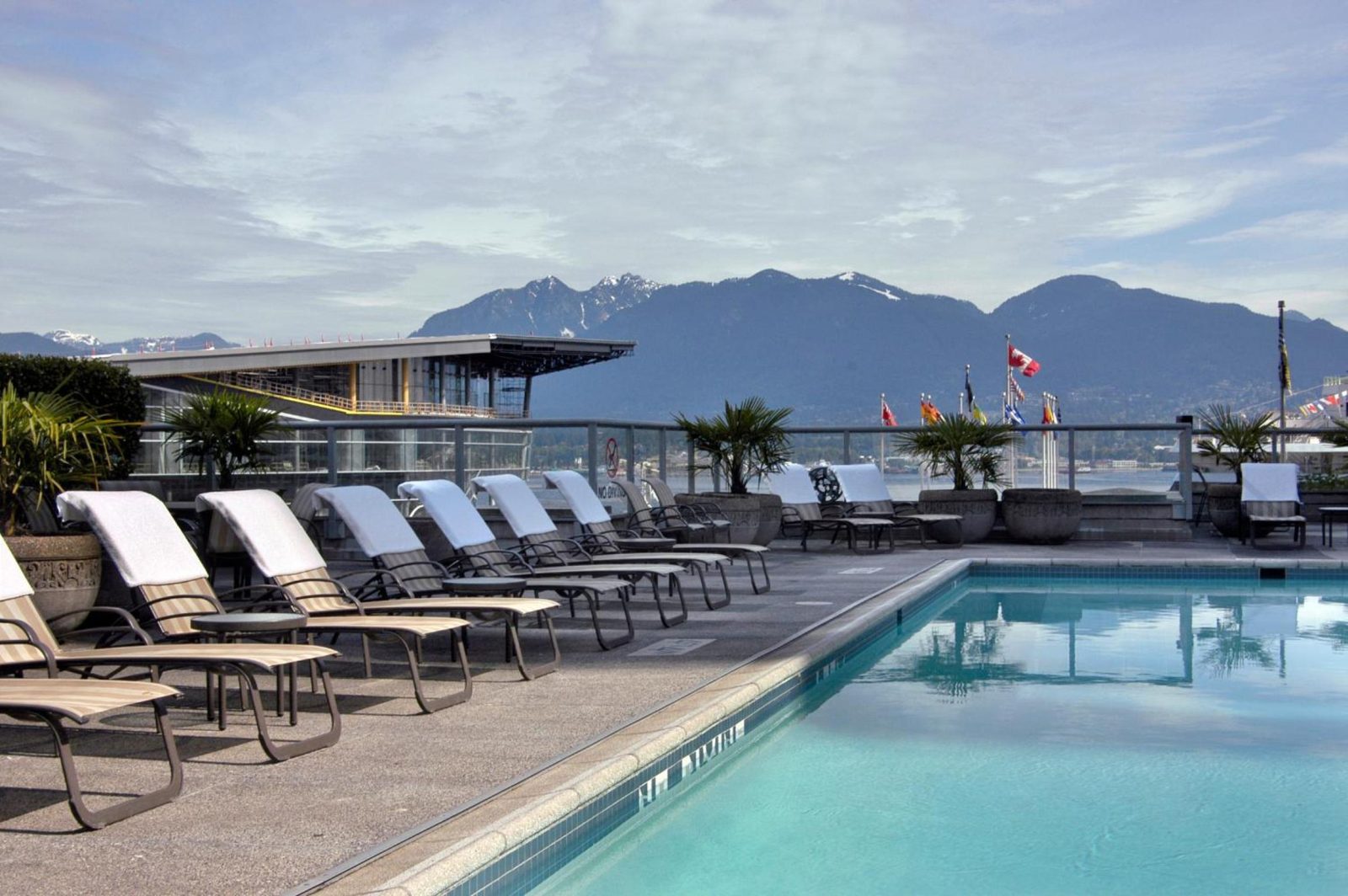Fairmont Waterfront — photo 6