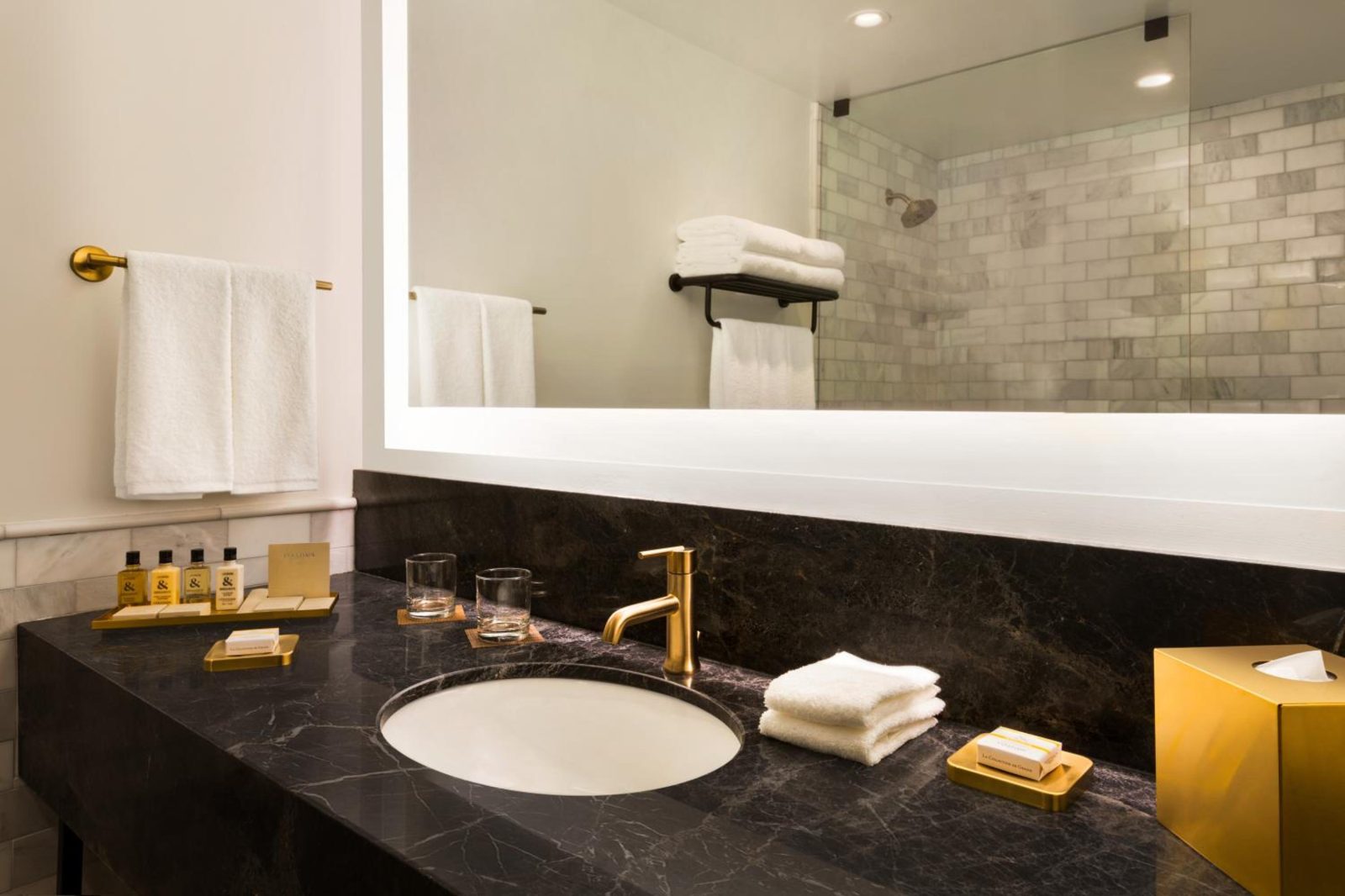 EXchange Hotel Vancouver — photo 3