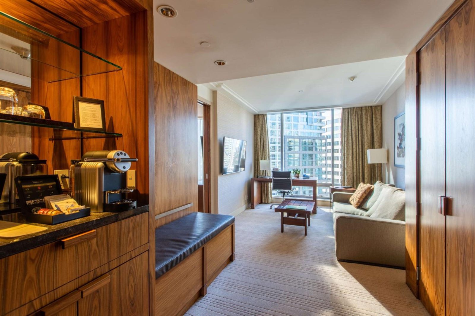 Hyatt Vancouver Downtown Alberni — photo 7