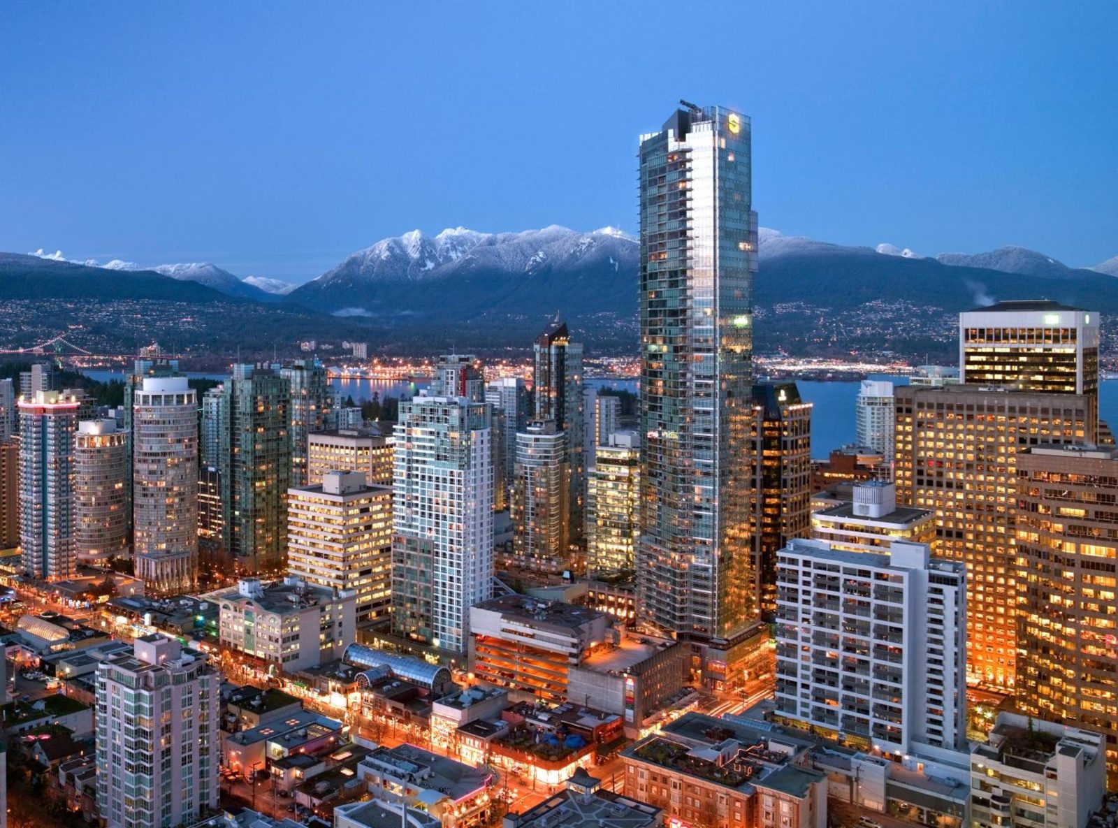 Hyatt Vancouver Downtown Alberni — photo 2