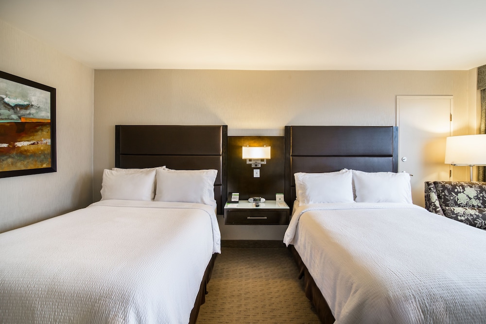 Holiday Inn Vancouver Centre by IHG — photo 3
