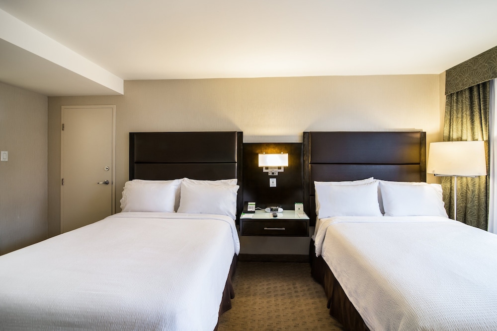 Holiday Inn Vancouver Centre by IHG — photo 6