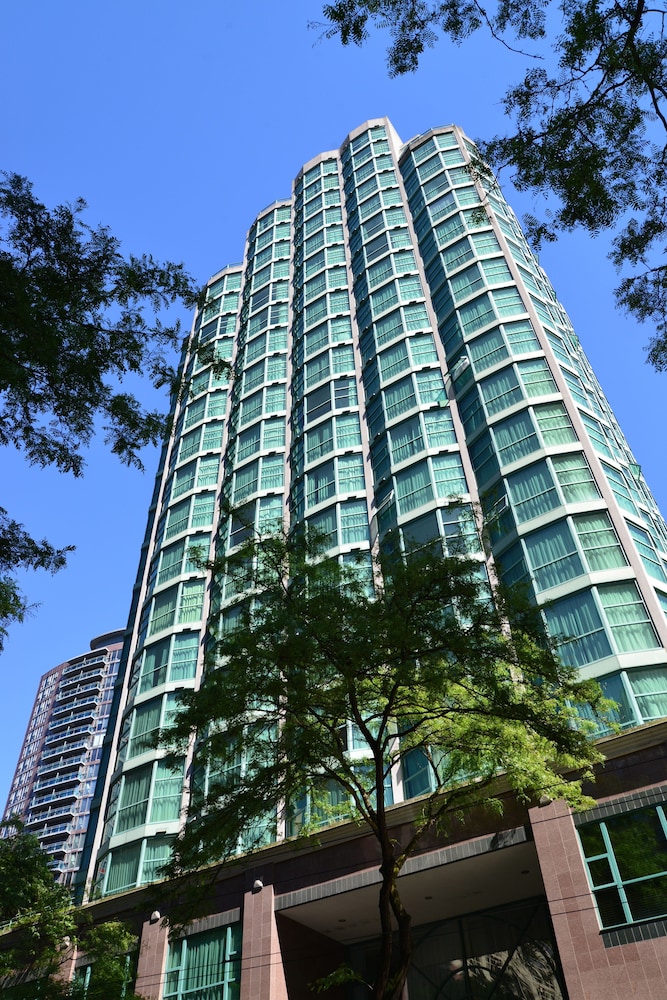 Rosedale Condominiums — photo 2