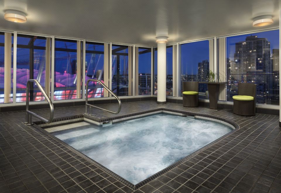 Hampton Inn & Suites, by Hilton - Vancouver Downtown